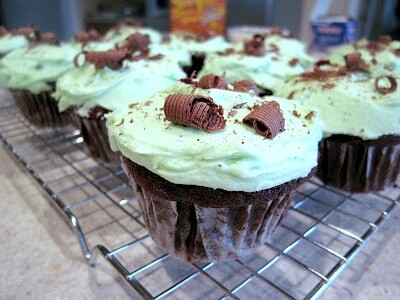 Mint Chocolate Cupcakes: Dark chocolate cup cakes topped with a Peppermint White Chocolate Ganache based frosting
