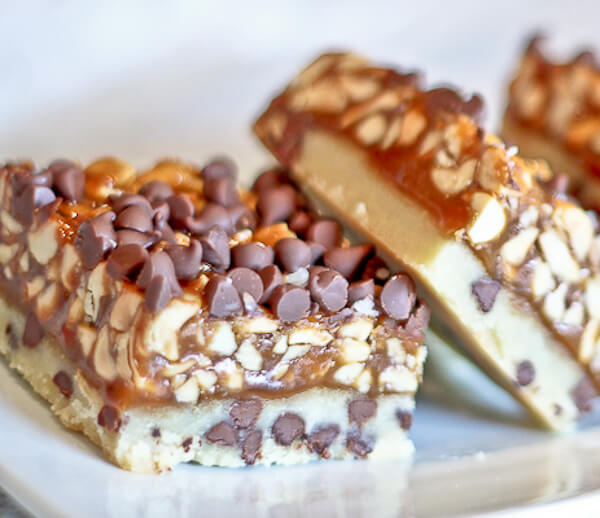 Caramelized Peanut Shortbread Bars: Snickers plus Twix plus homemade!