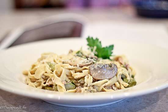 Fettuccine in Bianco with Asparagus and Mushrooms