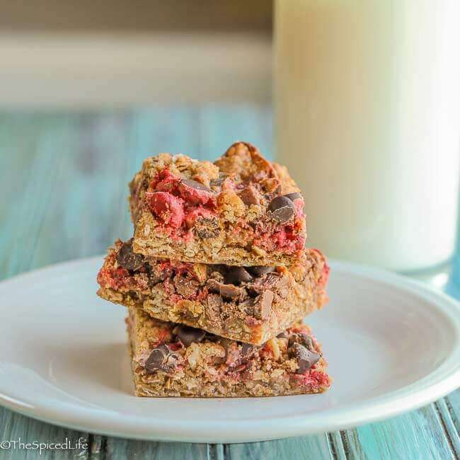 Peanut Butter Candy Oat Bars: Got leftover Halloween candy? These bar cookies are a fantastic way to use it up!