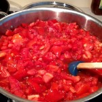 simmering tomato chutney