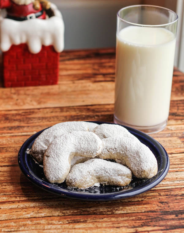 Polish Vanilla Hazelnut Crescent Cookies (Ciasteczka Waniliowe)