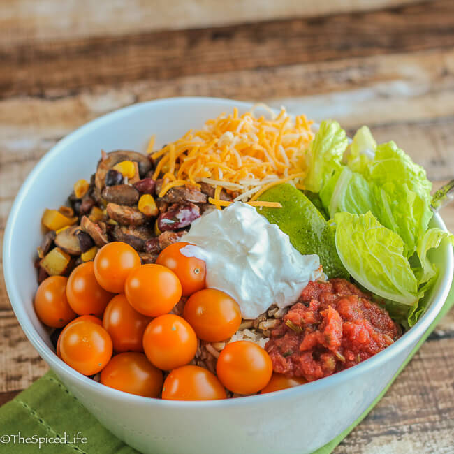 Vegetarian, healthy and super easy and fast!: Mushroom and Bean Vegetarian Burrito Bowl 