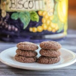 Chewy Chocolate Cookies: an old-fashioned but intensely chocolate cookie perfect for after school or dinner!