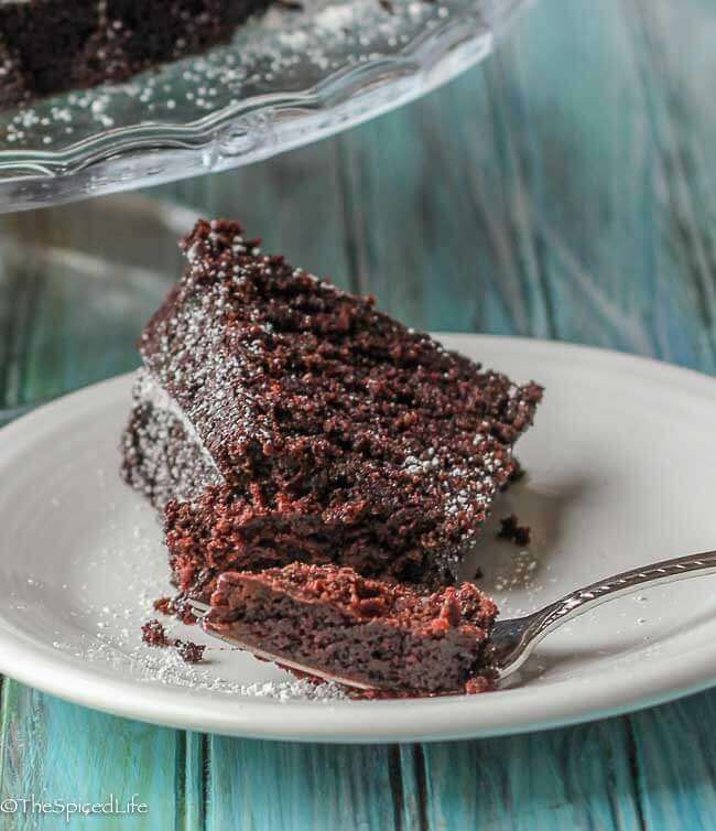 Chocolate Whiskey Bundt Cake--a delicious dark chocolate cake made with bourbon and coffee
